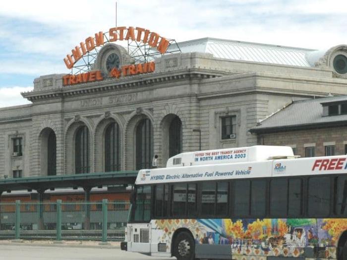 Bus in front of Union Station 
