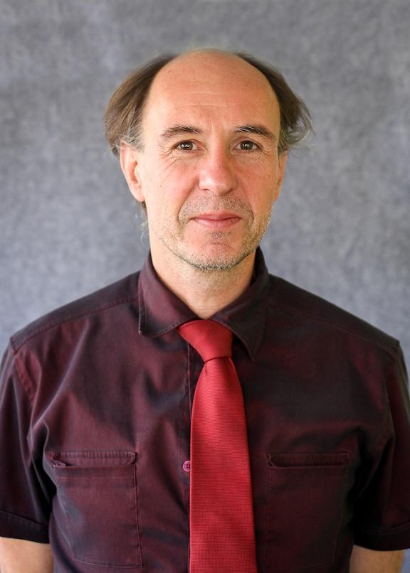  A headshot of Julien Langou.